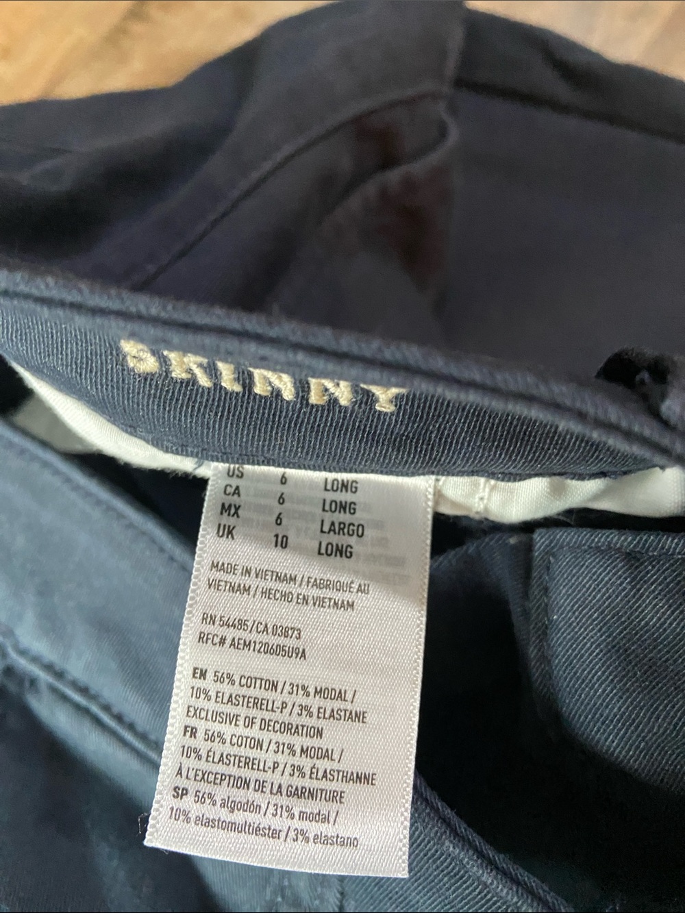 American Eagle Outfitters Dark Navy Skinny Pants - Picture 5 of 6